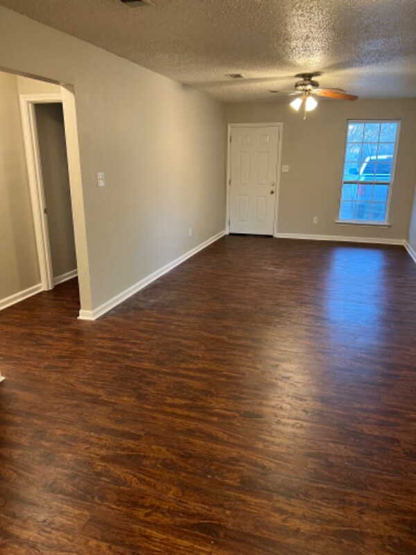 Building Photo - 28960 Highland Dr