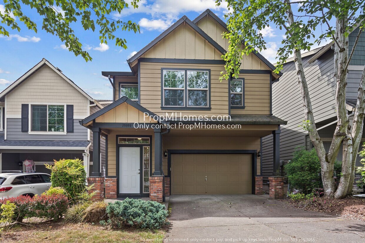 Foto principal - Light & Bright Three Bedroom Home in Aloha!