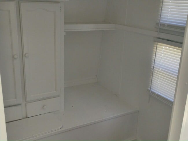 Building Photo - 925 Ponce De Leon Blvd