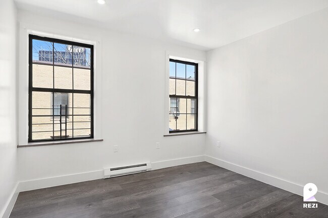 Building Photo - 119-20 Union Tpke