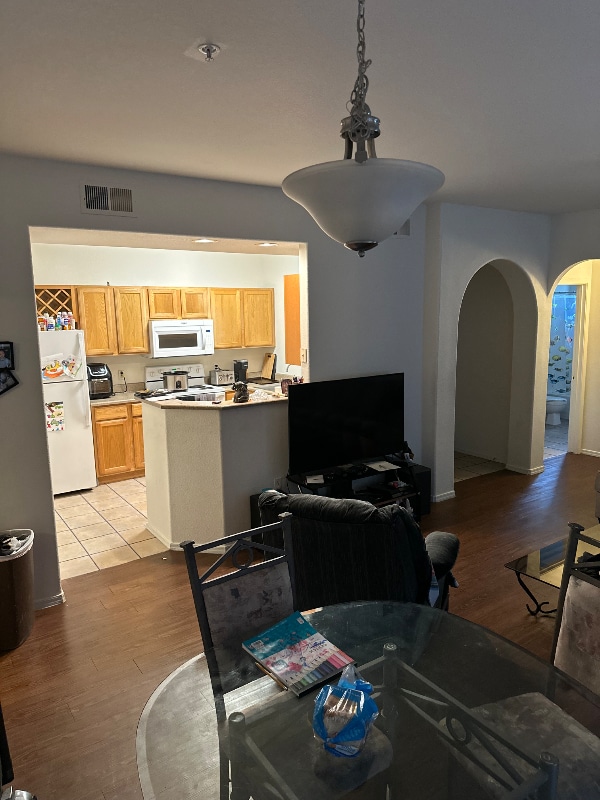 Building Photo - 7353 E University Dr