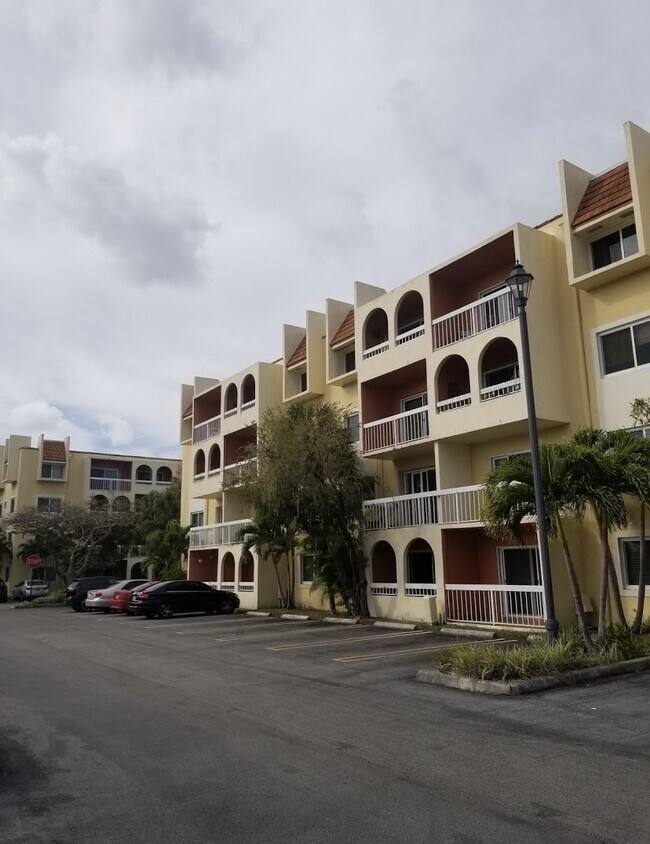 Primary Photo - 7850 Camino Real