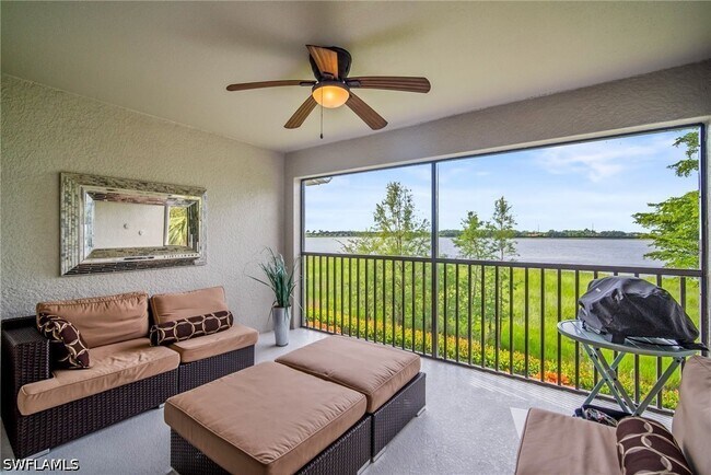 Building Photo - 10020 Siesta Bay Dr