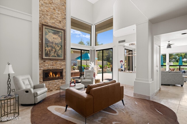 Foto del edificio - 7705 E Doubletree Ranch Rd