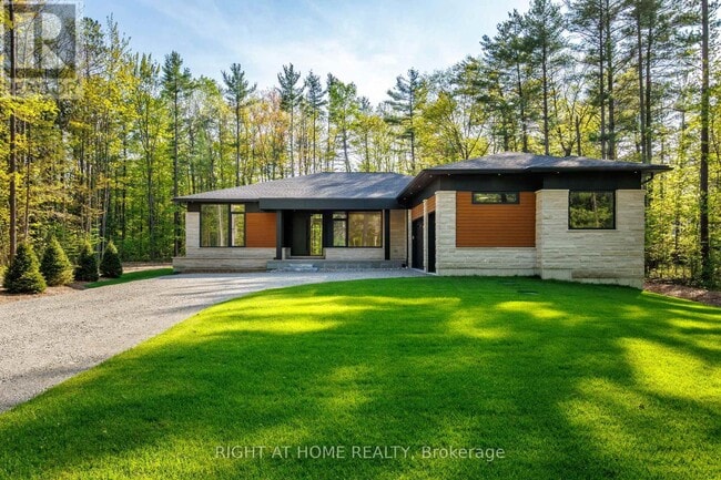 Building Photo - 1318 Tiny Beaches Rd S