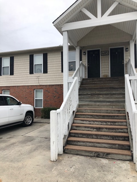 Primary Photo - 605 Nixon St