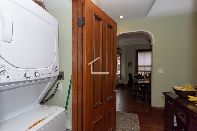 Foto del edificio - Nicely renovated 4 bed unit near Northeastern!