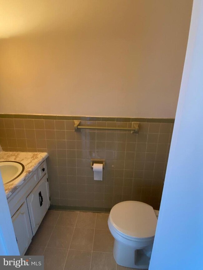 21 Coventry Ct, Fredericksburg, VA 22405 Townhome Rentals in