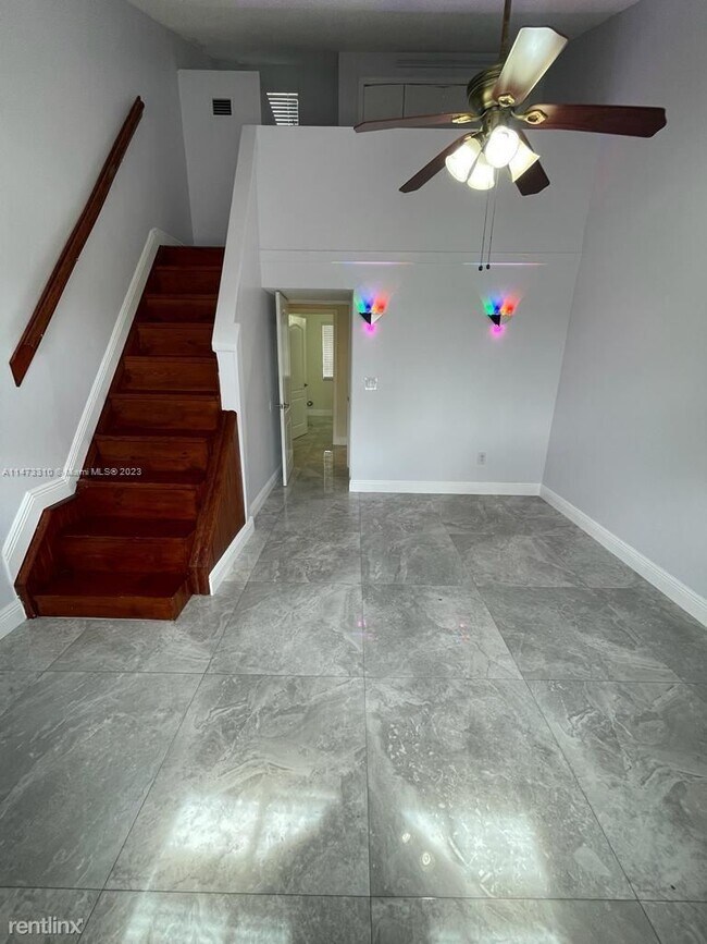 Foto del edificio - 3 br, 2.5 bath House - 11795 SW 18th St # ...