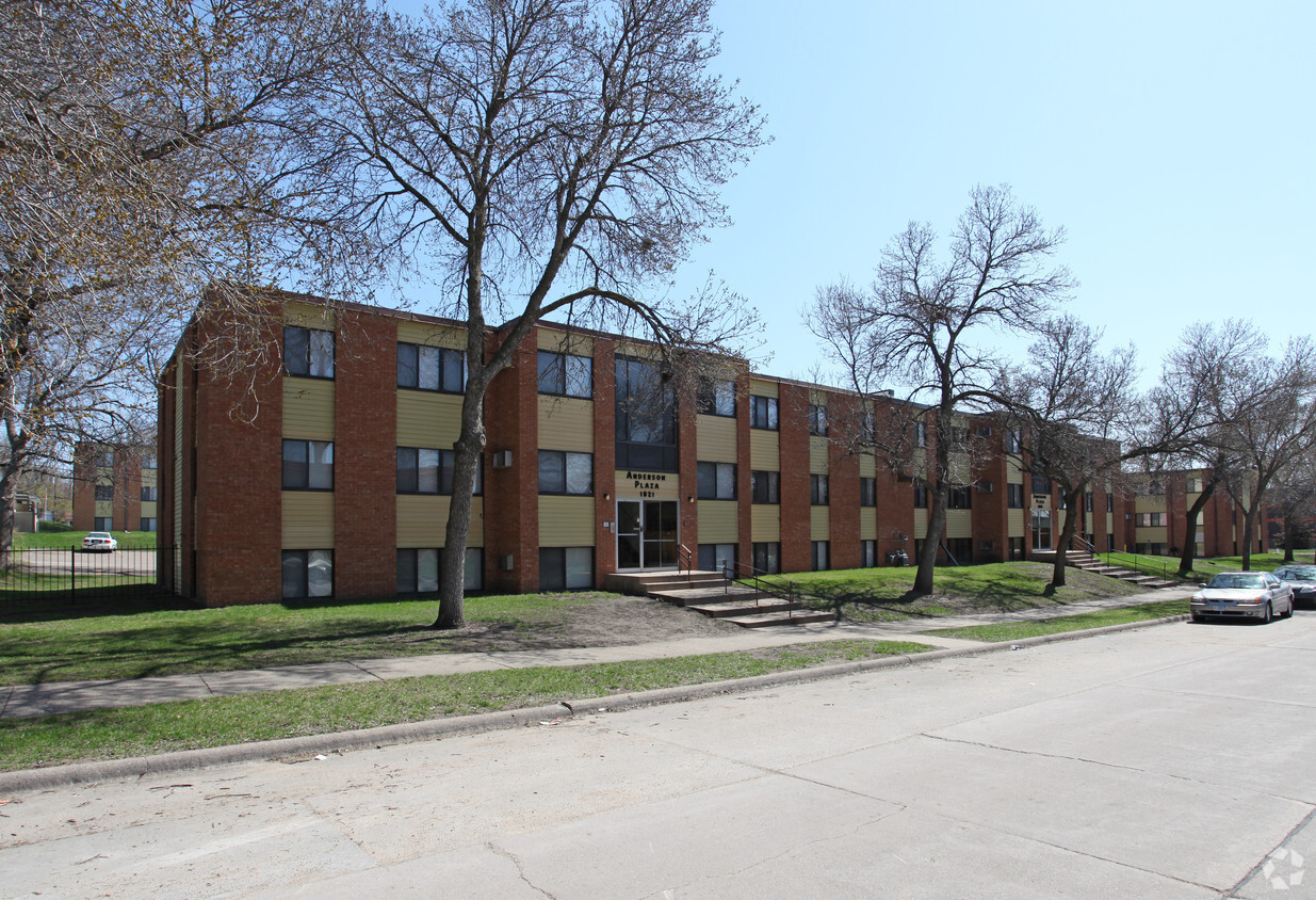 Primary Photo - Anderson Plaza Apartments