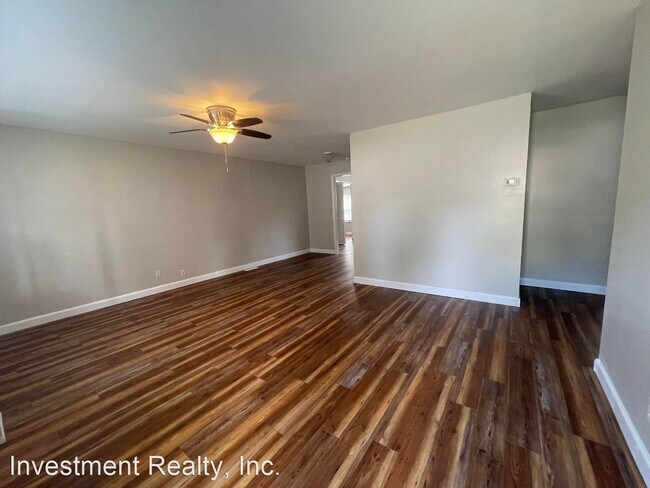 Building Photo - 3 br, 1 bath House - 105 Hull Dr