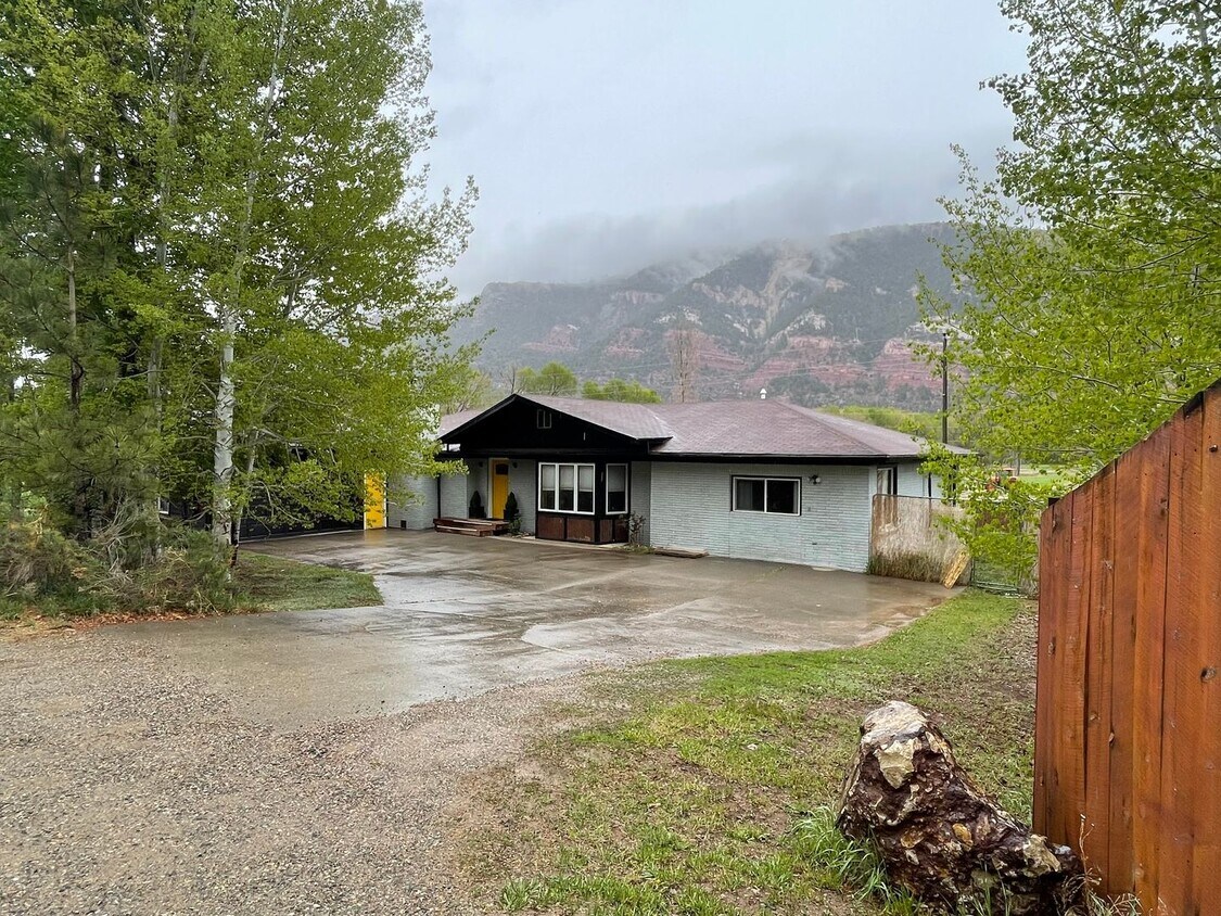 Foto principal - Spacious Single Level Ranch Style 4 Bed 2 ...