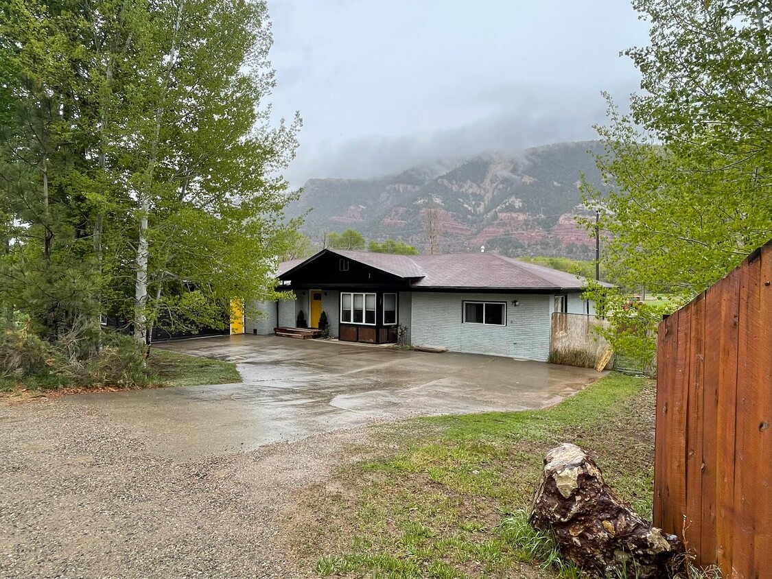 Primary Photo - Spacious Single Level Ranch Style 4 Bed 2 ...
