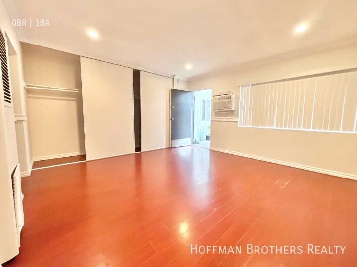 Foto del edificio - 6335 Whitsett Ave