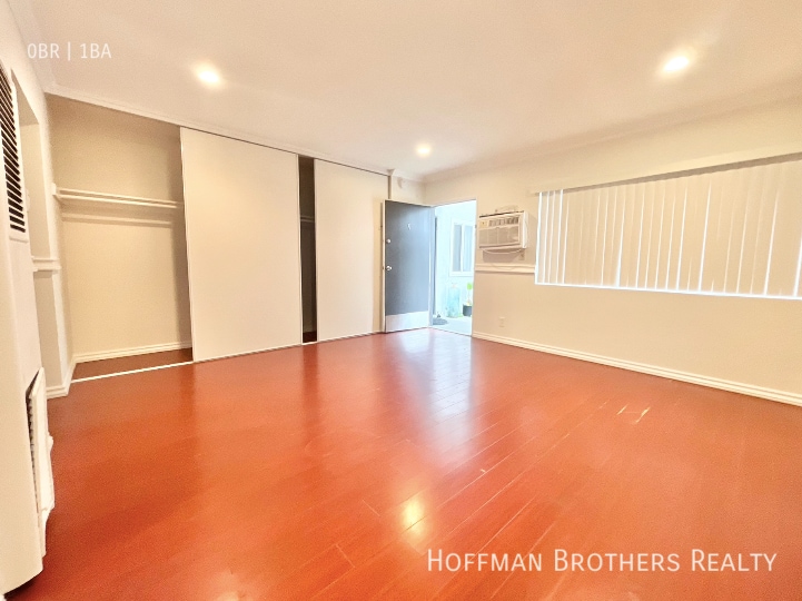 Building Photo - 6335 Whitsett Ave