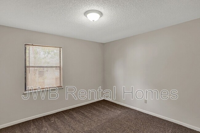 Building Photo - 10825 Key Haven Blvd