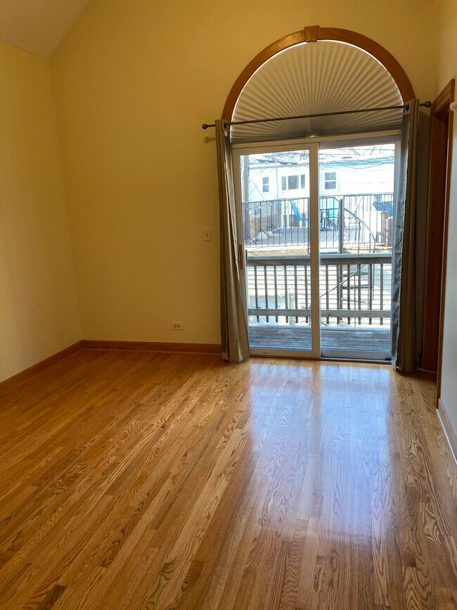 Master Bedroom - 1812 N Wolcott Ave