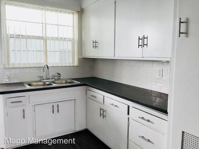 Foto del edificio - 5844 Condon Ave