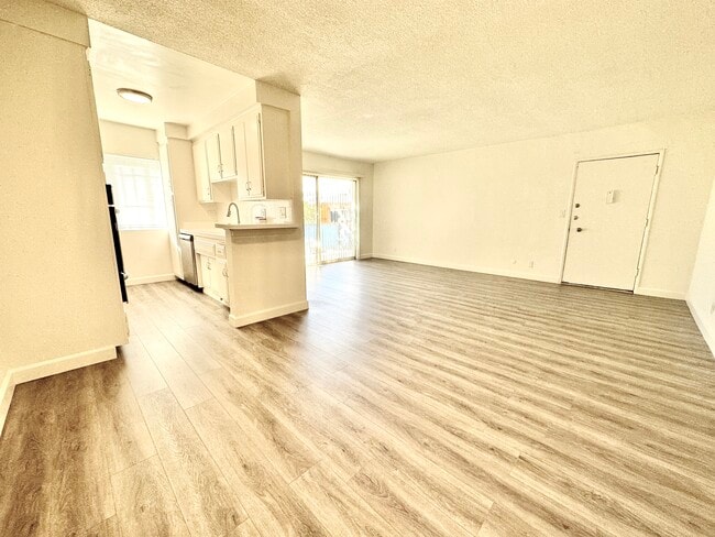 Building Photo - 1432 N Fairfax Ave