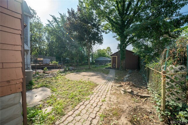 Foto del edificio - 23 Aldrich Pl