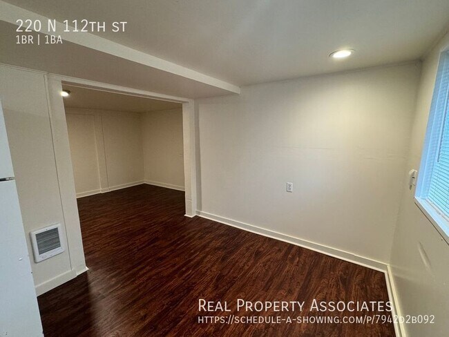 Building Photo - Broadview Apartment