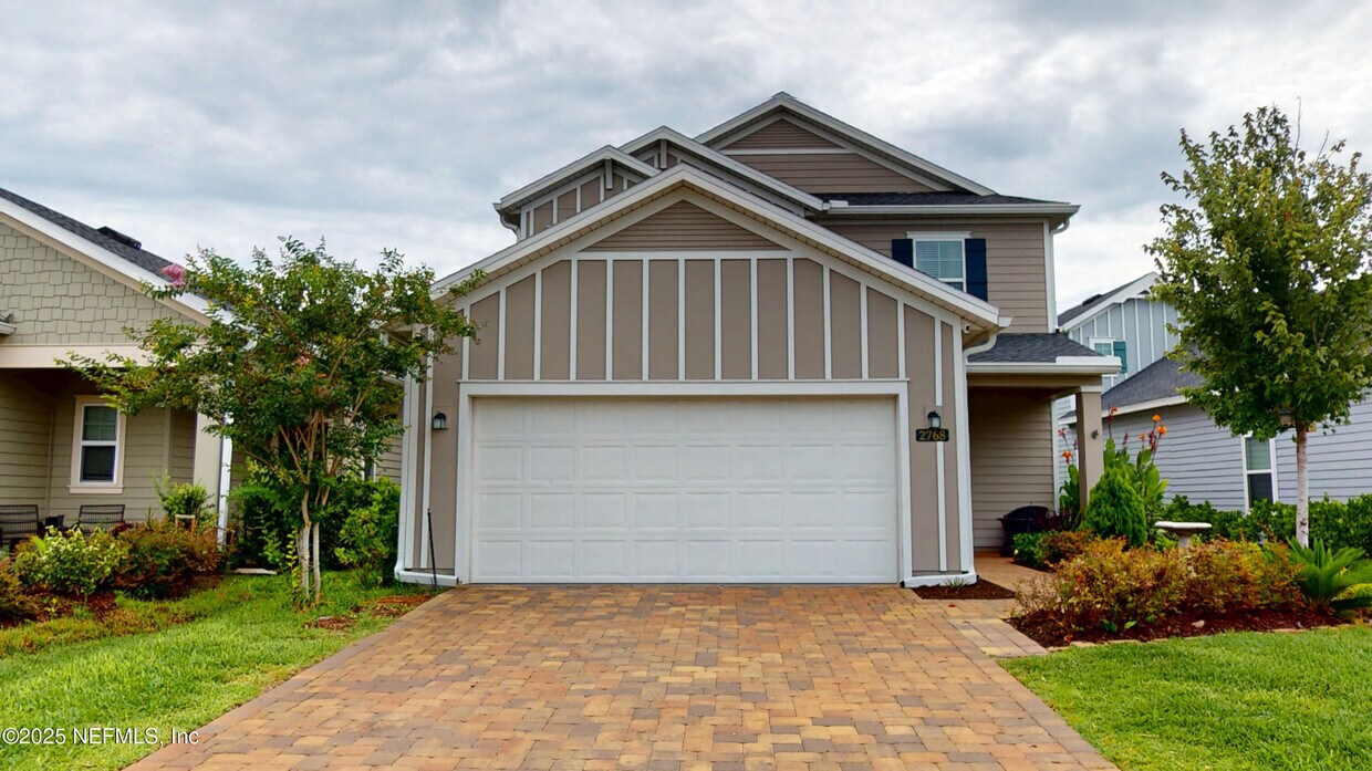 Foto principal - 2768 Pointed Leaf Rd