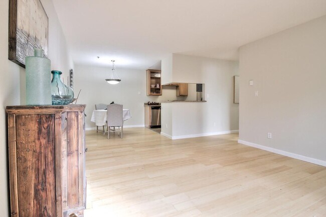 Foto del edificio - 880 E Fremont Ave