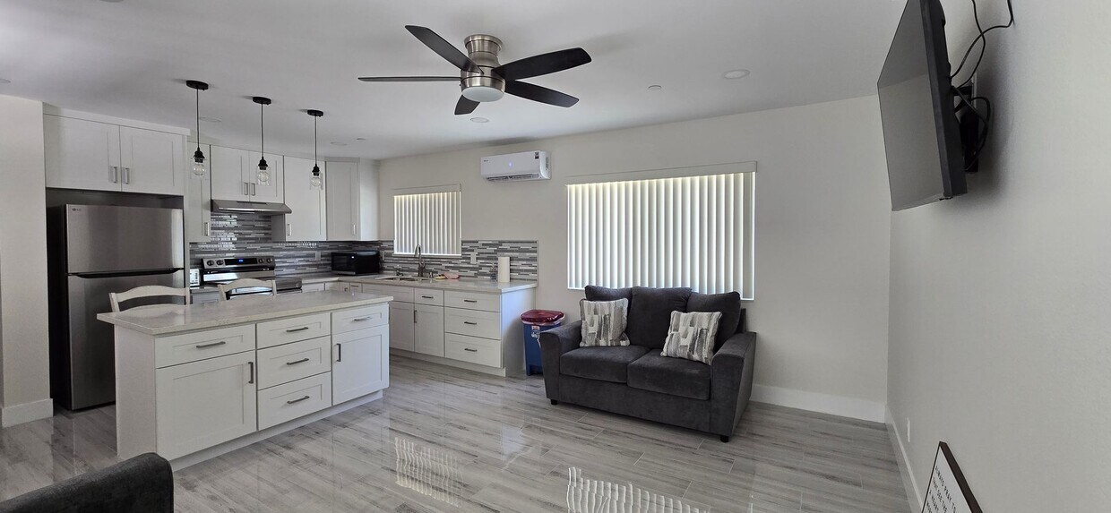 Foto principal - FURNISHED Loma Linda Back House with ALL U...