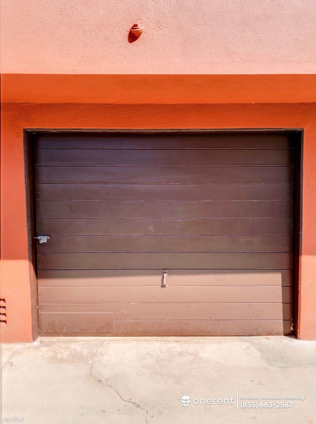 Building Photo - 1615 Centinela Ave