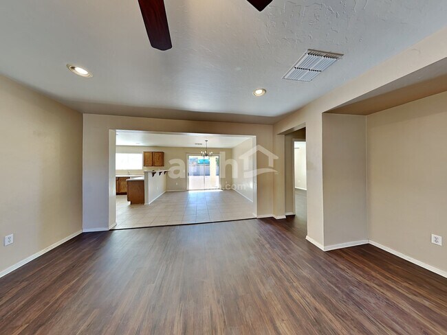 Building Photo - 4885 W Calle Don Miguel