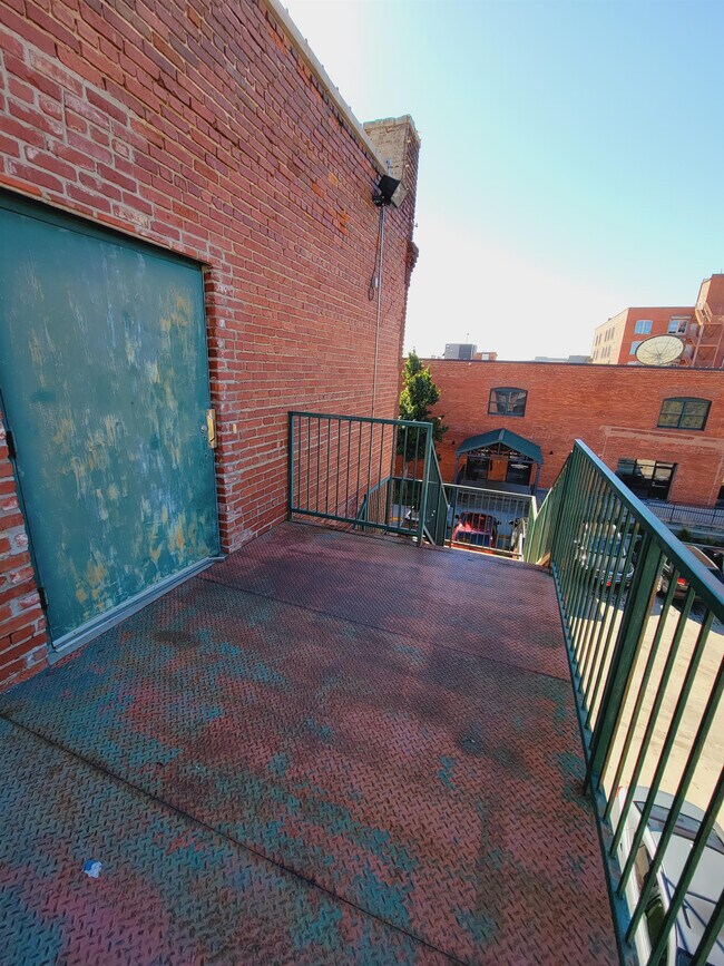 Building Photo - 139 N Mead