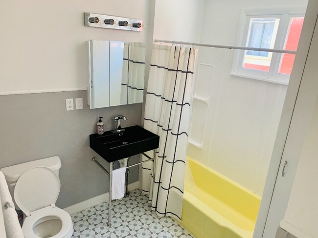 Foto del edificio - 108 W Gold St