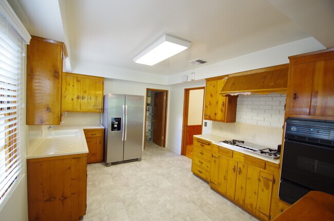 Building Photo - 4974 Reforma Rd