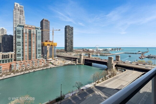 Foto del edificio - 420 E Waterside Dr