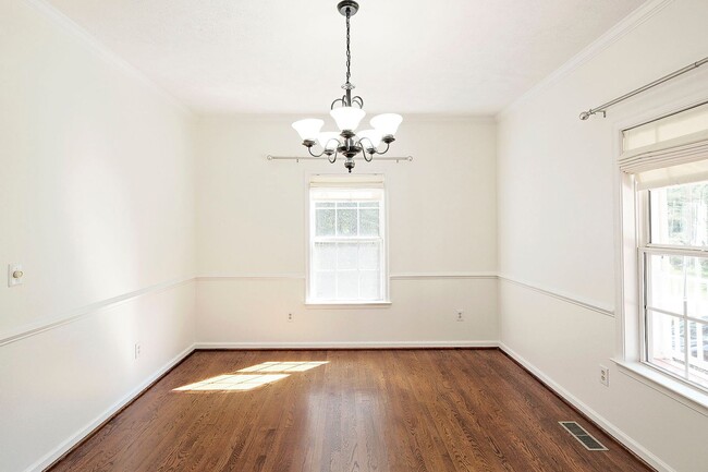 Building Photo - Move-In Ready, Dog-Friendly Preddy Creek Home