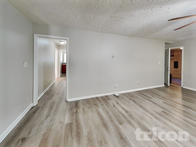 Building Photo - 5750 Westside Rd