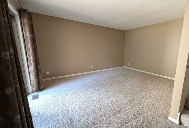 Building Photo - 17554 Parkwood Dr