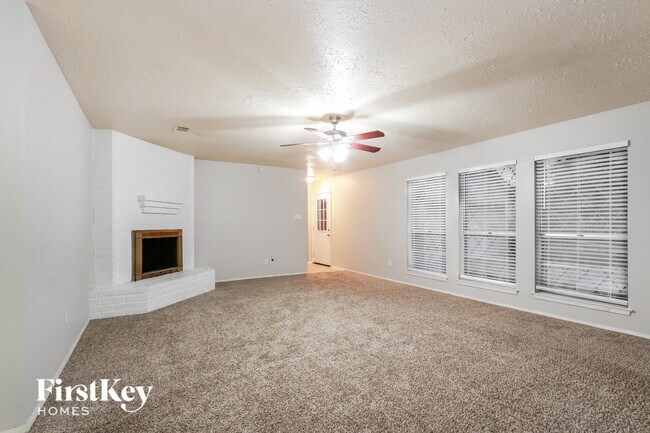 Foto del edificio - 19807 Bolton Bridge Ln