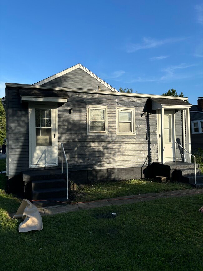 Trasero - 2851 Wilbraham Rd