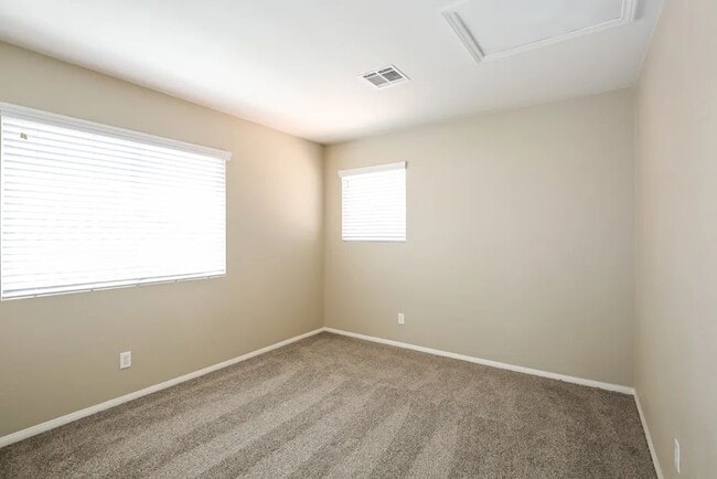 Building Photo - 7460 Sunspot Dr