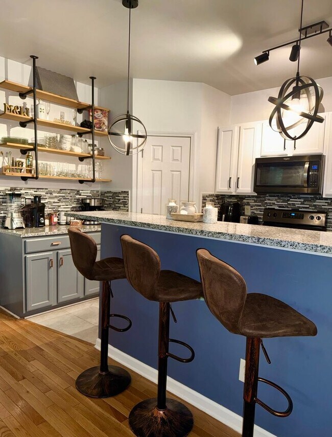 Building Photo - Cozy & Spacious 3BR Townhome in Atlanta