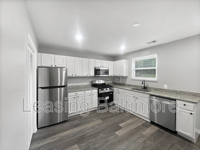Photo - 4344 Roberton Avenue
