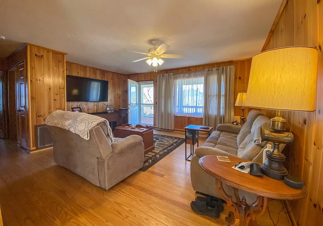 Foto del edificio - 1600 Riverbend Rd