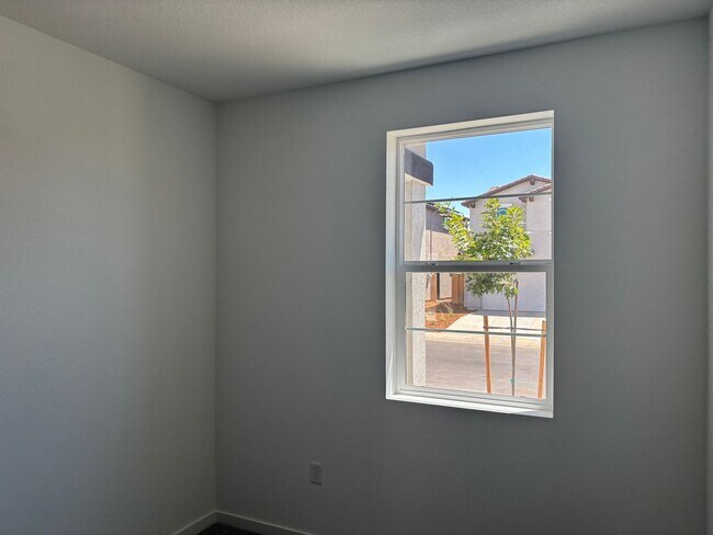 Foto del edificio - Brand New Build Next to WildHawk Golf Club!