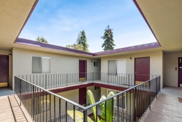 Building Photo - Awesome 2 Bed / 1 Bath South Berkeley Apar...