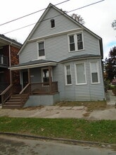 Building Photo - 253 Custer St