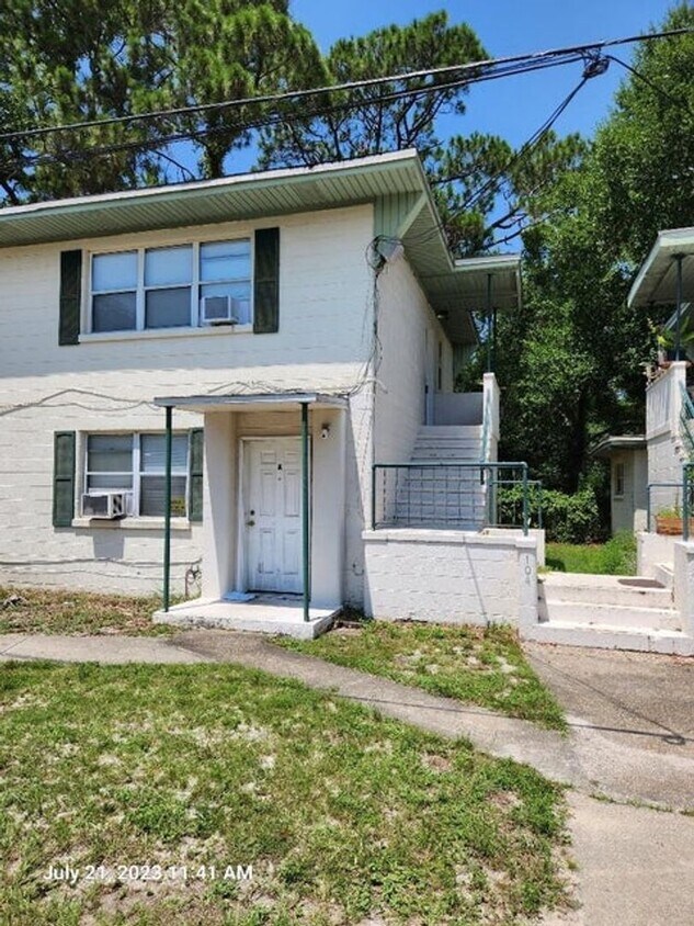 Foto principal - 104 SE Harbeson Avenue #A
