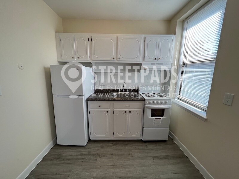 Primary Photo - 64 Brighton Ave