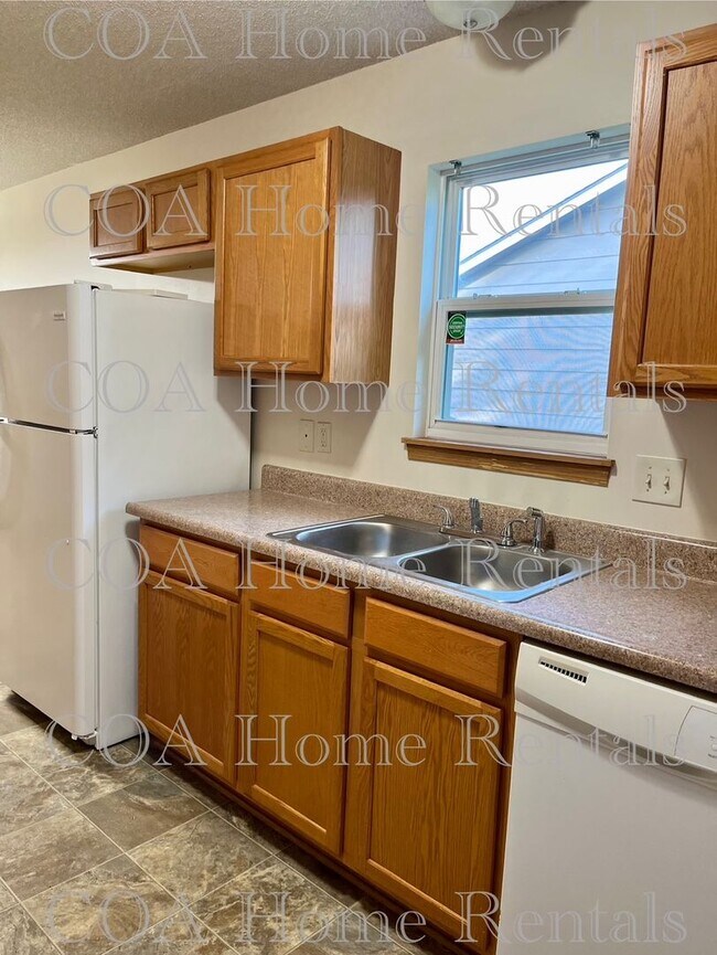 Building Photo - North East Duplex