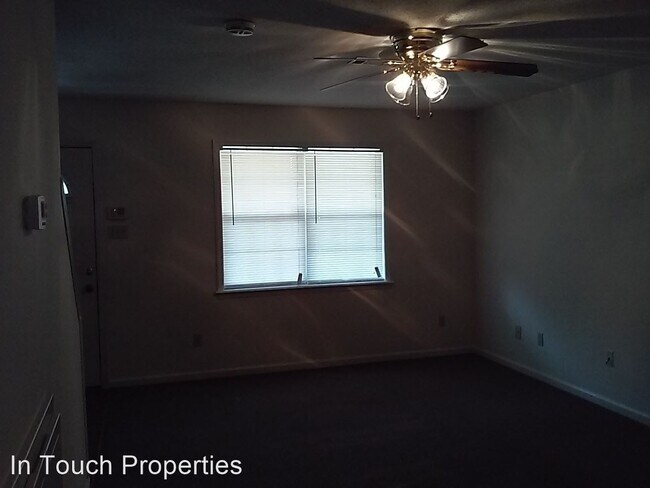 Building Photo - 1820A Plum St